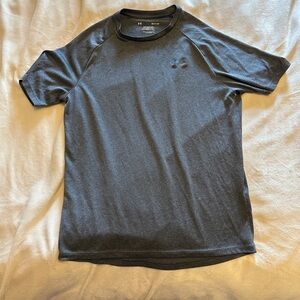 Men’s  small UA Dryfit tshirt